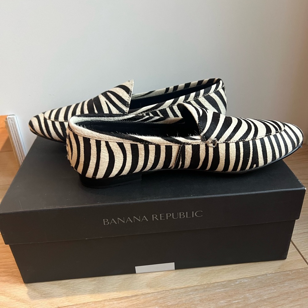 Banana Republic black & white calf hair loafers - brand new